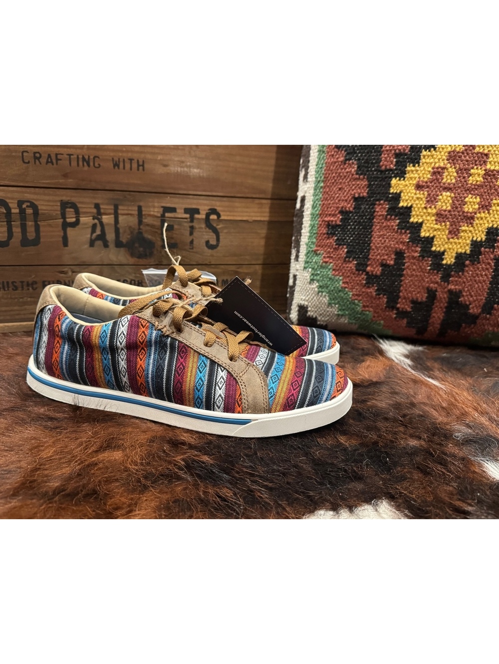 NEW Wrangler Retro Low Top Sneakers – Women’s Size 10M